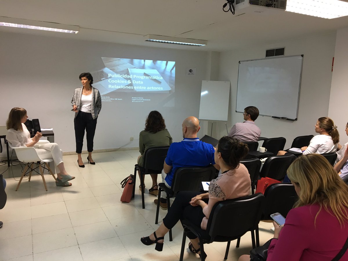 Analore García en una jornada sobre asesoría legal de los negocios digitales