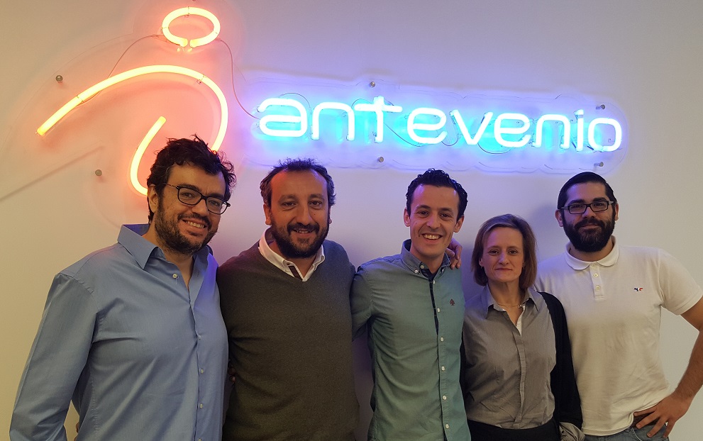 De derecha a izquiera: Pablo Perez, Fernando Garate, Rubén Calvo, Ruth Blanch, y Rubén Orta