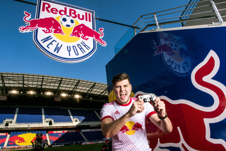 Patrocinar equipos de eSports