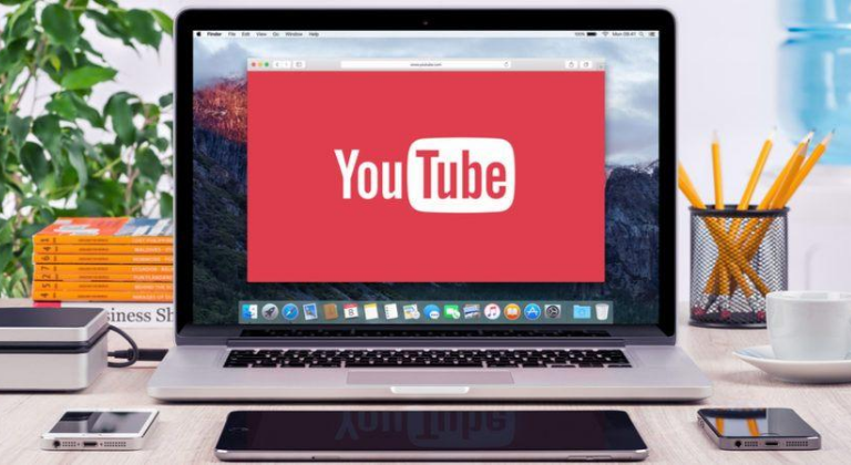 Usa la plataforma de youtube