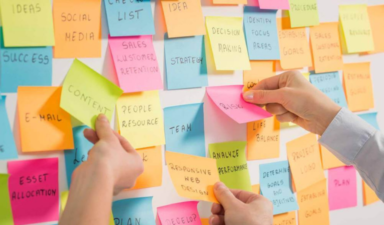 Consejos que te ayudarán a optimizar el brainstorming de tu equipo